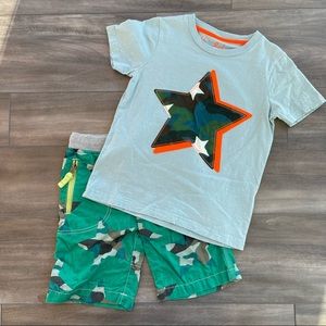 Like New Mini Boden Camo Star Shirt & Shorts Sz 5